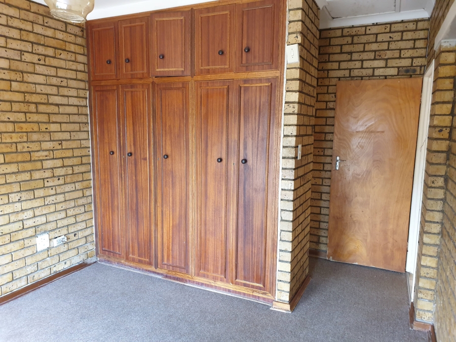 To Let 2 Bedroom Property for Rent in Roosheuwel North West